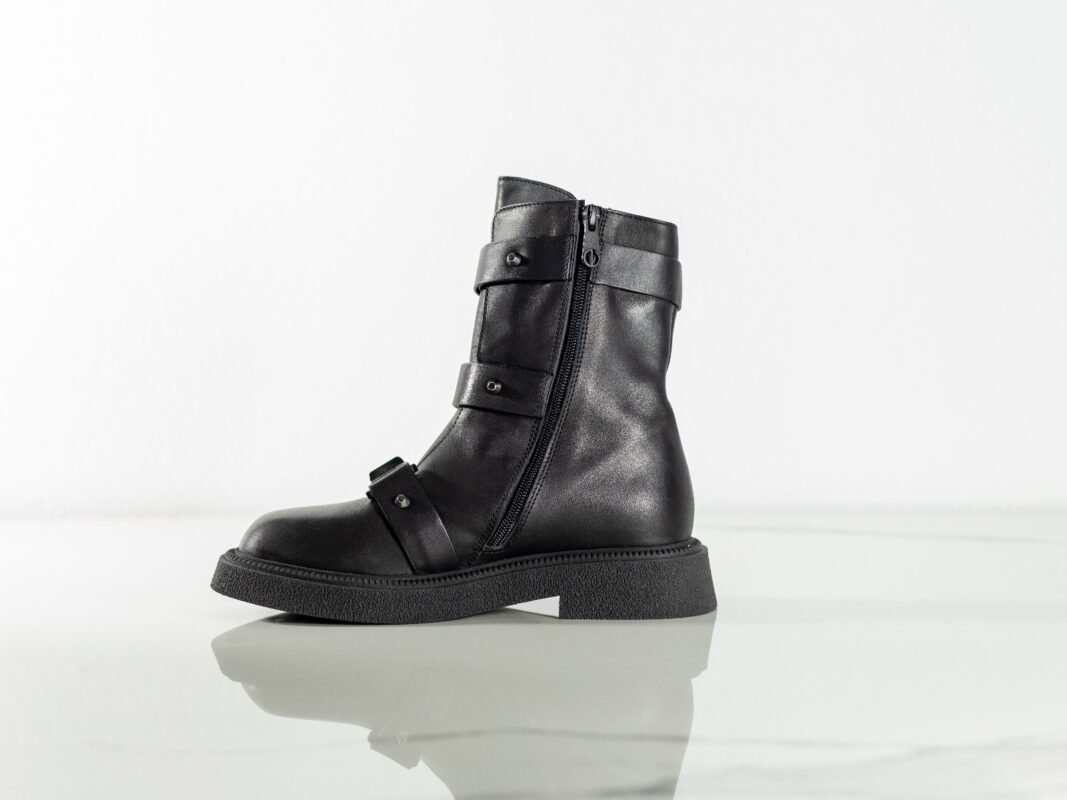 ghete dama, piele naturala, talpa groasa, curele decorative, ghete moderne