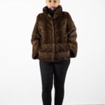 jacheta vizon, vizon maro, jacheta eleganta, blana naturala, iarna premium, Jachetă din Blană de Vizon Maro– Eleganță în Tonuri Naturale