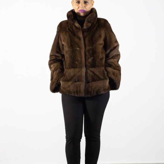 jacheta vizon, vizon maro, jacheta eleganta, blana naturala, iarna premium, Jachetă din Blană de Vizon Maro– Eleganță în Tonuri Naturale
