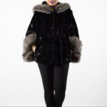 geaca vizon, gluga voluminoasa, geaca lux, geaca premium, geaca iarna, Geacă din Blană de Vizon cu Glugă Voluminoasă – Lux Desăvârșit