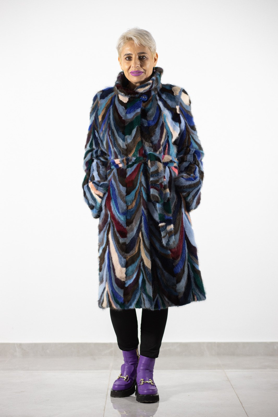 Haină Exclusivă din Blană Naturală cu Model Contemporan haina exclusiva, blana naturala, model contemporan, haina moderna, haina premium, Haină Exclusivă din Blană Naturală cu Model Contemporan