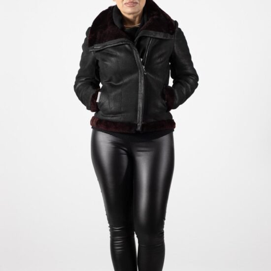 cojoc negru, Cojoc Negru Cu Design Modern Și Detalii Elegante