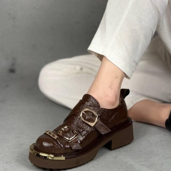 Pantofi-casual-maro-cu-catarame-metalice