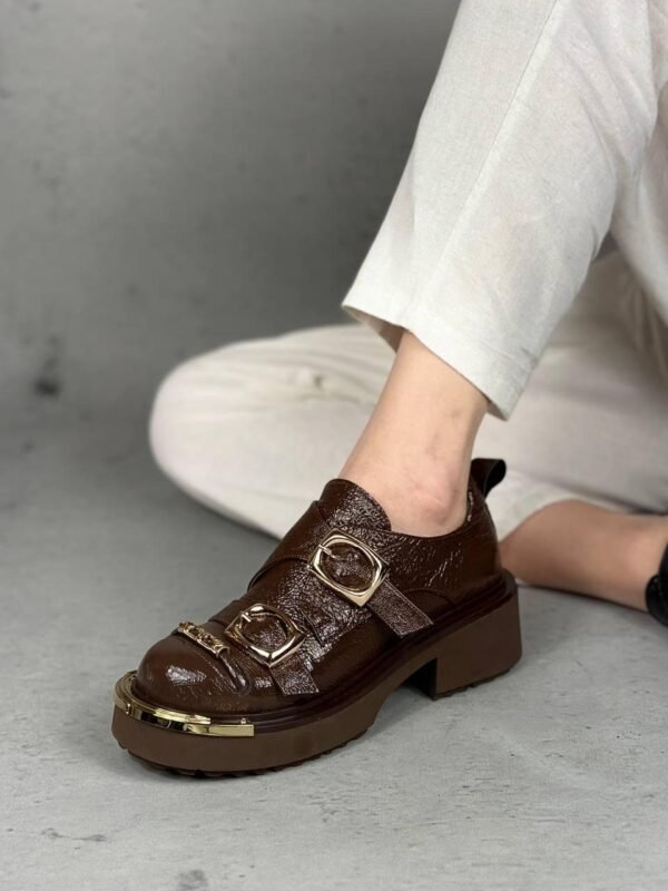 Pantofi-casual-maro-cu-catarame-metalice