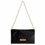 Geantă Plic / Crossbody Neagră din Piele și Blană Cavallino cu Lanț Auriu