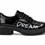 Pantofi Derby din Piele Lăcuită Neagră cu Graffitti „DREAM”, Detalii Stelare și Talpă Masivă