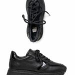 Sneakers Joși Total Black din Piele cu Inserții Lăcuite și Talpă Riffelată