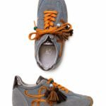 Sneakers Retro-Runner Gri din Piele Întoarsă și Mesh cu Șireturi Portocalii, Ciucuri Boho și Accente Cuprind-Auriu
