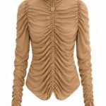 Bluză Nude-Camel Babylon din Tulle Fin cu Drapaje Sculpturale, Guler Înalt și Accesoriu Monogramă Auriu