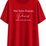 Tricou Roșu-Crimson din Bumbac cu Slogan Grafic Tipografic „Rue Saint-Honoré, Paris”