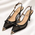 Pantofi Slingback Negri Magza din Plasă și Piele cu Vârf Caputat Aurit, Fundă Structurată și Toc Kitten Arhitectural