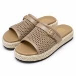 Papuci Decupați Taupe/Nude din Piele Întoarsă Perforată cu Baretă Reglabilă, Cataramă Aurie și Talpă Platformă Împletită