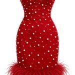 Rochie Scurtă Roșu-Pasionat Strapless din Crep Structurat Brodată cu Perle și Bordură din Pene de Struț