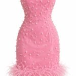 Rochie Scurtă Roz-Pudrat Strapless din Crep Structurat Brodată cu Perle și Bordură din Pene de Struț