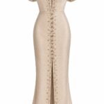Rochie Lungă Bej-Nisip / Champagne Plisată Diagonal cu Umeri Goi Off-The-Shoulder, Mâneci Bufante Tip Boudoir și Despicătură Centrală Conturată cu Cristale