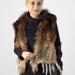 Vestă Statement din Blană Naturală Ombré / Brun-Cafeniu spre Begi-Gri Franjurat, cu Set Coordonat Negru Diurn