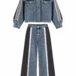 Costum Arhitectural Sport-Chic Two-Piece din Denim Hibrid cu Margini Franjurate și Benzi Laterale Contrastante în Nuanță Albastru Denim / Abanos
