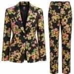 Costum Arhitectural Tailored Two-Piece din Sacou Cambrat și Pantaloni Drepți cu Imprimeu Floral Baroc și Elemente Auriu-Roz în Nuanță Negru Abanos