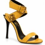 Sandale Arhitecturale din Piele cu Barete Înfășurate pe Gleznă, Logo Auriu și Toc Stiletto în Nuanță Galben Mustar / Mustard
